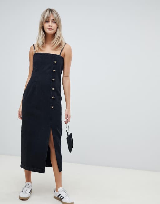 Sideknappet minidenimkjole i vasket sort fra ASOS DESIGN
