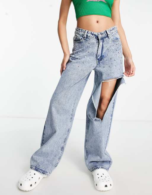 Signature 8 - Blå jeans med v-talje, udsmykninger og flænger