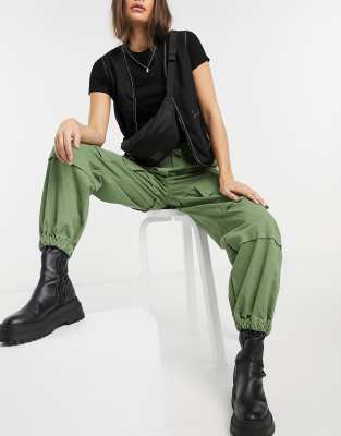 Signature 8 cargo pants in khaki-green