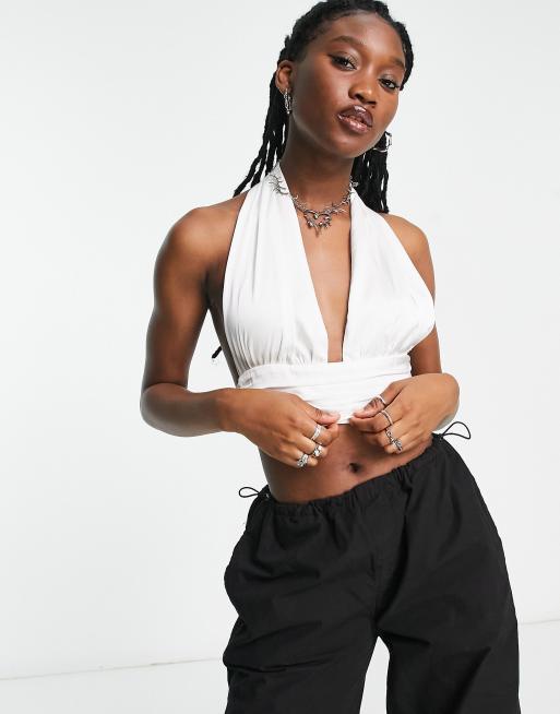 Signature 8 - Hvid top med halterneck i satin 