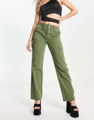 Signature 8 straight leg cargo pants in khaki-Green