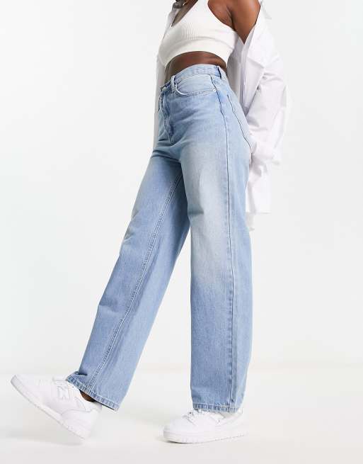 Signature 8 straight leg jeans in mid wash blue, 2 of 5