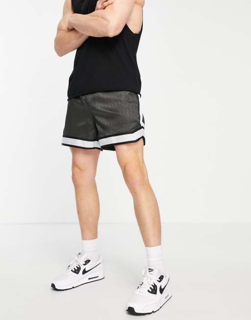 SikSilk - Short in zwart met contrasterende bies en een all-over logoprint, 4 van 4