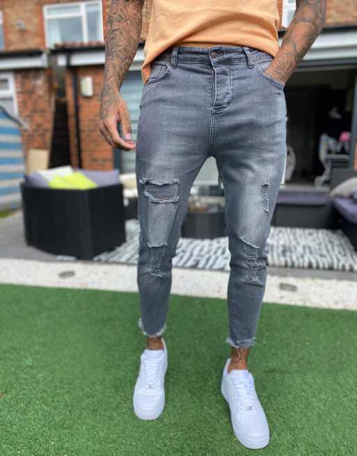 SikSilk – Szare jeansy o obcisłym kroju i krótkim fasonie z surowym wykończeniem i rozdarciami