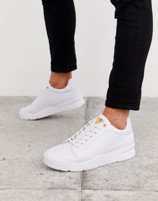 SikSilk – Vita sneakers med präglad logga