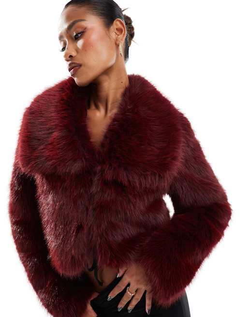 Simmi cropped faux fur oversized collar jacket in burgundy, 4 of 4