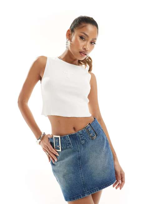 SIMMI - Geribbelde tanktop met kruis-applicatie in wit