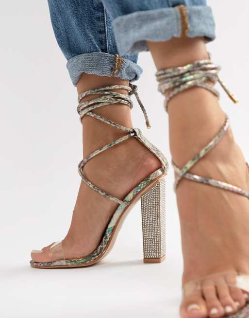 Simmi - Karla - Meerkleurige sandalen met hak, strikband, siersteentjes en slangenpatroon