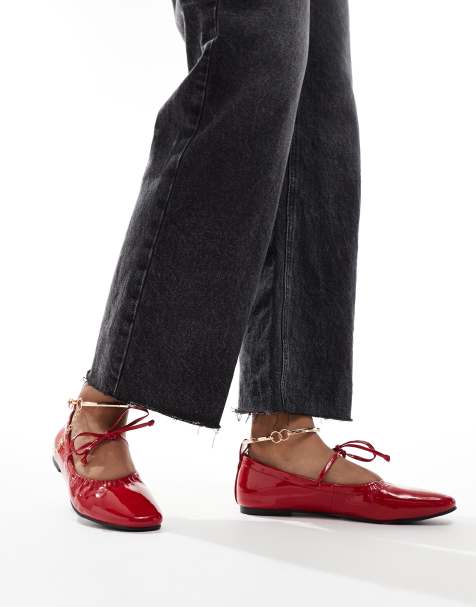 Simmi London – Abbie – Ballerinas in Rot mit Schleifendetail, Raffung und abnehmbarem Fußkettchen - view 1