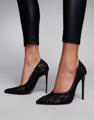 Simmi London - Akila - Pumps aus Spitze in Schwarz