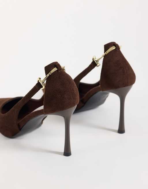 Simmi London Amabel pumps med klack och hästbitsdetalj i brunt mockaimitation, 3 av 4