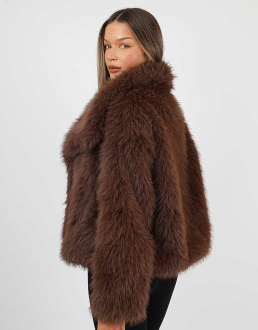 Simmi London Arabella oversized collar faux fur coat in brown, 3 of 4