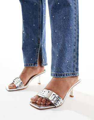 Simmi London Bexley mid heeled mules with eyelet buckle detail in silver φωτογραφία