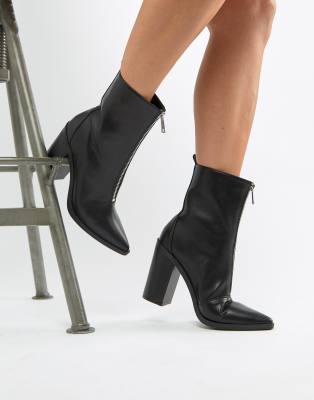 Chelsea cut out buckle boots