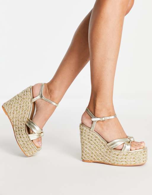 Simmi London – Bred passform – Guldfärgade espadriller med kilklack , 3 av 4