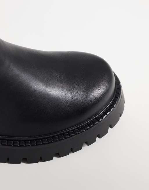 Simmi London Carlton chunky pull on knee boots in black, 3 of 4