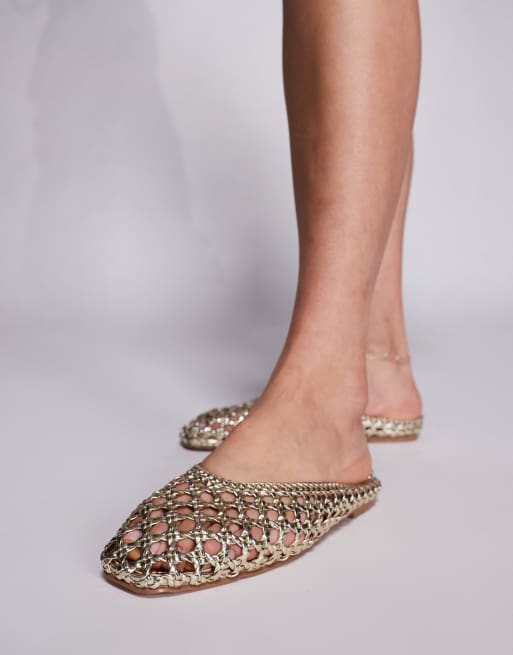 Simmi London Cassius woven flat mules in gold metallic PU, 4 of 4