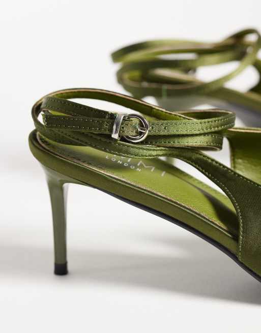 Simmi London chaussures à talons à bride arrière Sonika coupe large en satin olive, 2 de 4