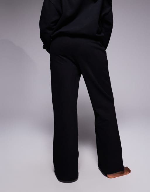 Simmi London Colby essentials flared joggers in black, 4 of 4
