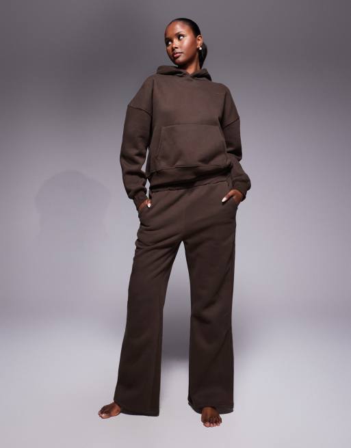 Simmi London Colby essentials flared joggers in chestnut