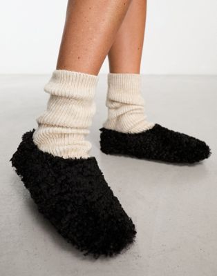 Simmi London Cuddle slippers in black - ASOS Price Checker