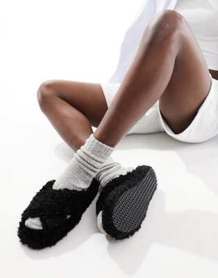 Women's Black Fuzzy Slippers