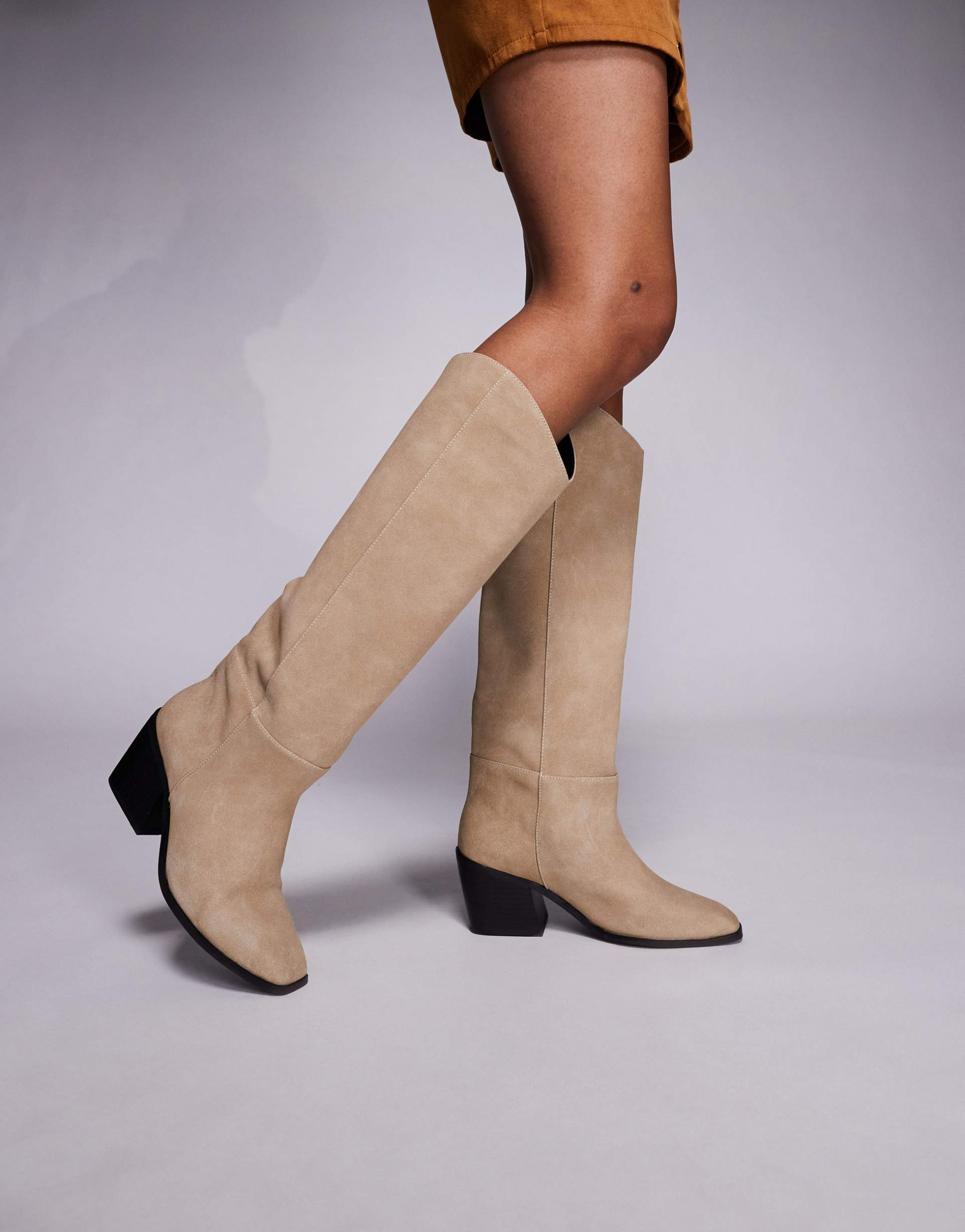 simmi london dallas western boots in stone faux suede