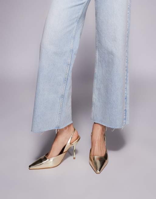 Simmi London – Darcia – Spitze Absatzschuhe aus Kunstleder in Metallic-Gold mit Fersenriemen, 4 von 4