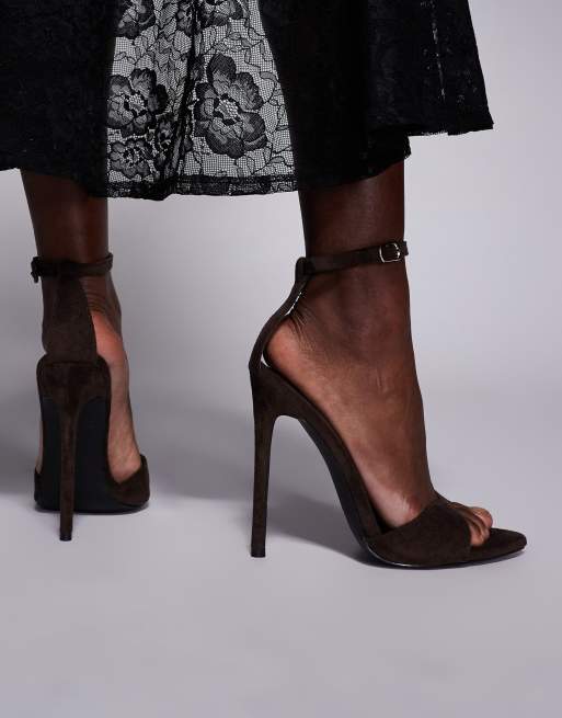 SIMMI London – Eavie – Chokladbruna klacksandaler i mockaimitation med bred passform, 4 av 4
