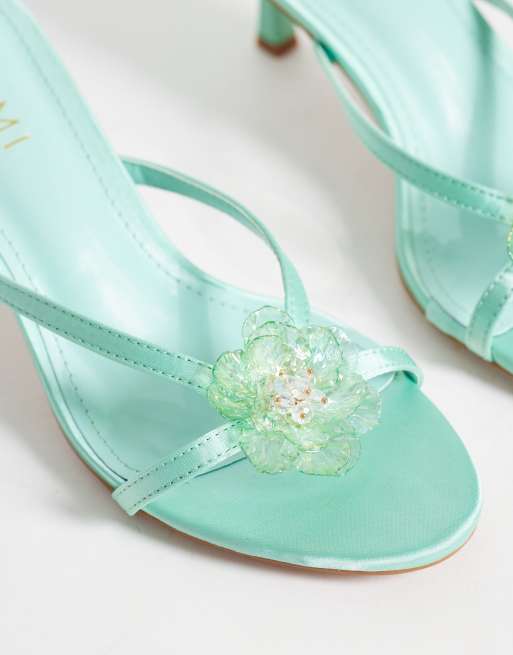 Simmi London Elowen heeled mule sandals in green satin, 3 of 4