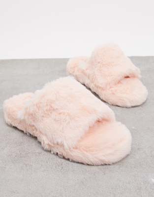 chunky fluffy slippers