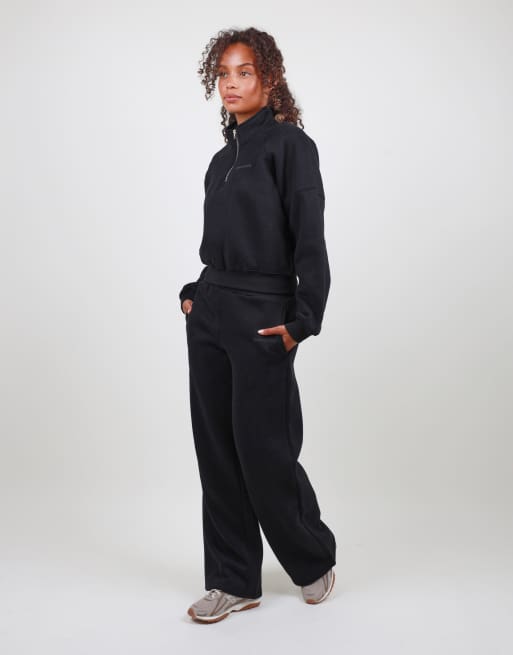 Simmi London Half zip cropped sweatshirt in black, 3 of 4