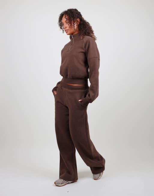 Simmi London Half zip cropped sweatshirt in brown, 3 of 6