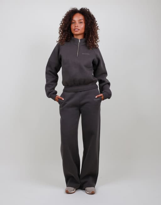Simmi London Half zip cropped sweatshirt in grey, 3 of 4