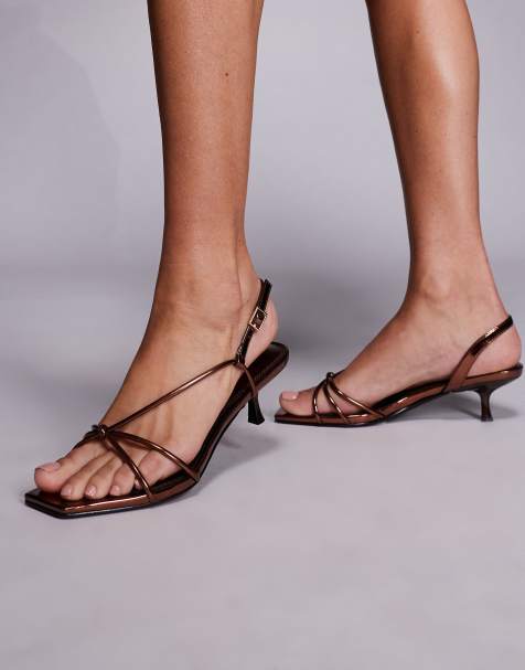 Simmi London – Haylee – Riemchen-Sandalen in Bronze mit Kitten-Absatz - view 1