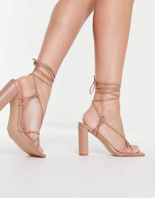 Simmi London – Heidi – Kamelbruna klacksandaler med knytning runt benet, 2 av 4