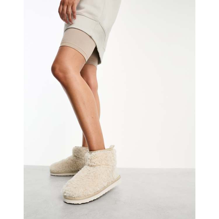 Simmi London Hug teddy slipper boots in cream ASOS