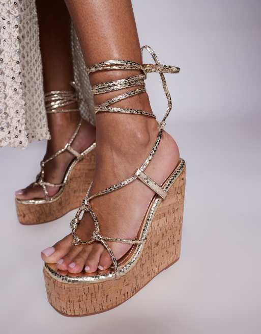 SIMMI London - Jadey - Chaussures compensées à lanières et talon haut - Doré, 3 de 4
