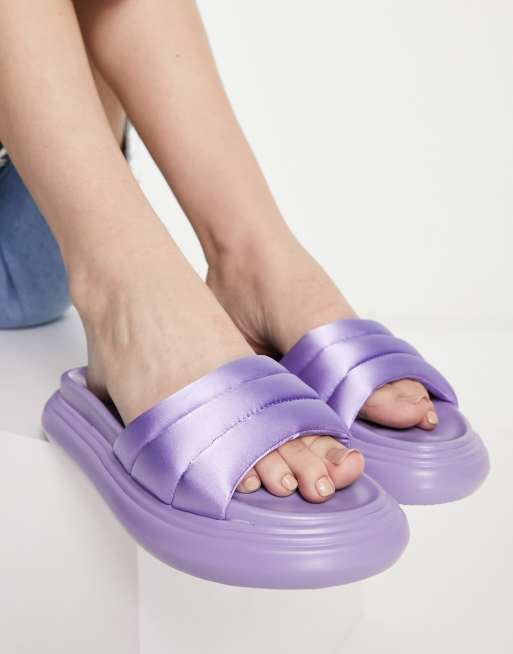 Simmi London jaslynn padded chunky flatform sandals in lilac satin