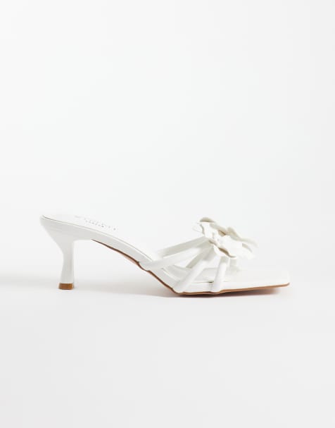 SIMMI London - Jemima - Sandalen met kittenhak en bloem in wit - view 1