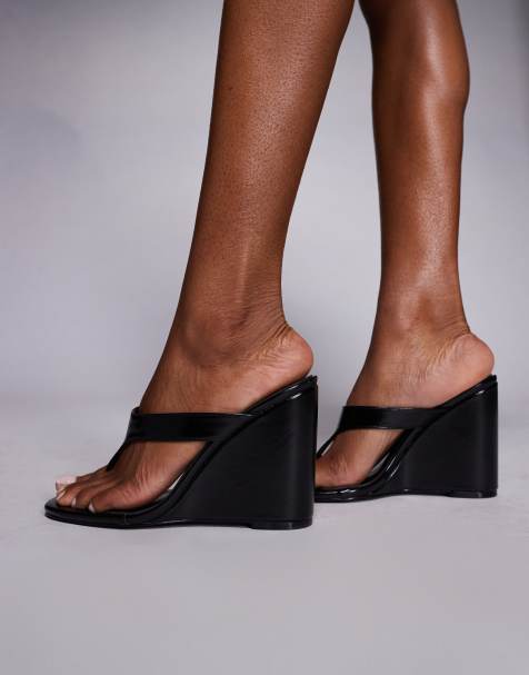 Simmi London – Jodie – Sandalen in Schwarz mit Keilabsatz - view 1