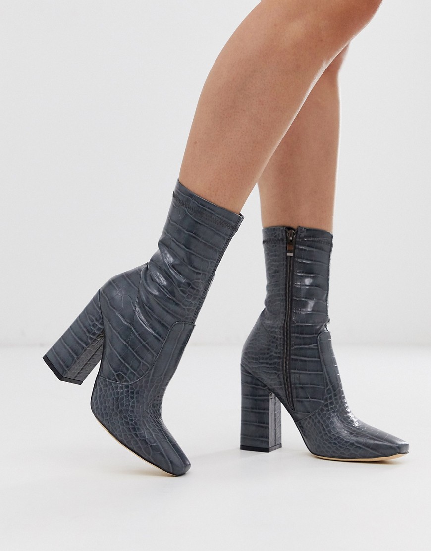 Simmi London - Joyce - Stivali a calza effettto coccodrillo grigi con punta quadrata-Grigio