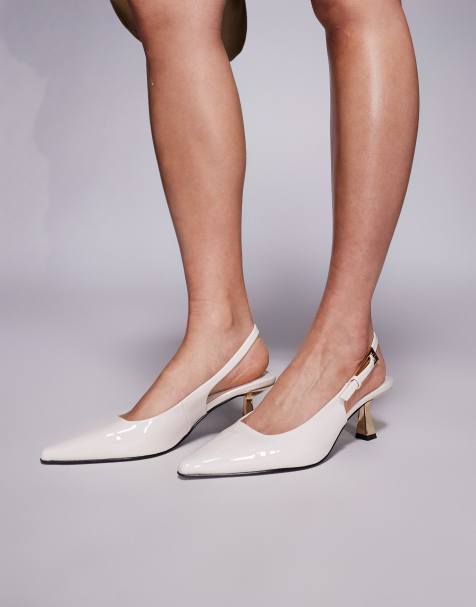 Simmi London - June - Scarpe a punta con tacchetto a spillo bianche in vernice con cinturino posteriore - view 1