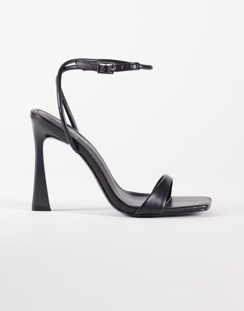 Simmi London - Kareena - Minimalistische sandalen met brede pasvorm en hak in zwart - view 1