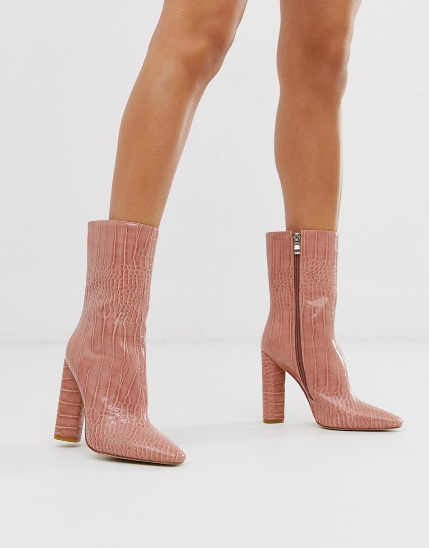 Simmi London – Katarina – Ljusrosa, ankelhöga boots med blockklack och krokodilskinnsmönster
