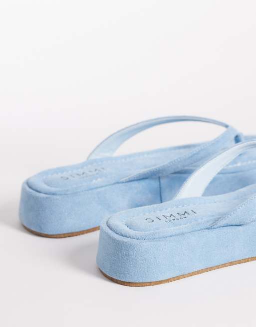 SIMMI London – Kimmie – Ljusblå flatform-sandaler i mockaimitation, 4 av 4