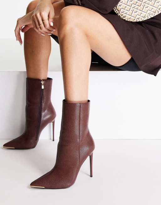 Simmi London - Laarzen met hak in bruin met croc textuur