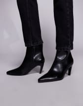 Topshop Noah pointed toe boots in black
