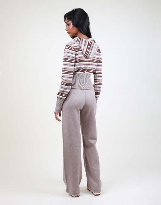 Simmi London Low waist fine knit trouser in brown, 3 of 4