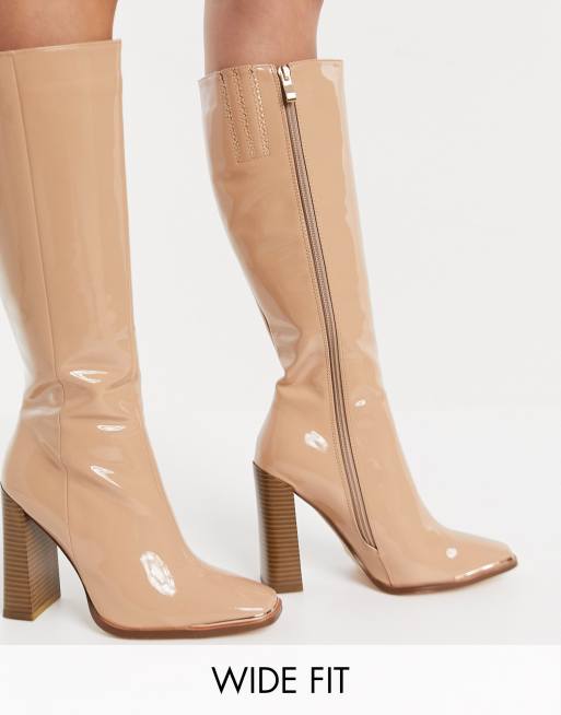 SIMMI - London - Melisa - Kniehoge laarzen met metalen bedekking en brede pasvorm in beige lakleer